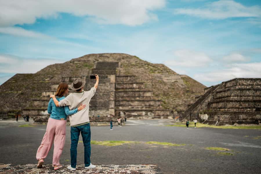 Mexico City: Teotihuacan, Tlatelolco & Guadalupe Shrine Tour - Tlatelolco’s guided tour: big finds, sacrifice history, and the Lovers story