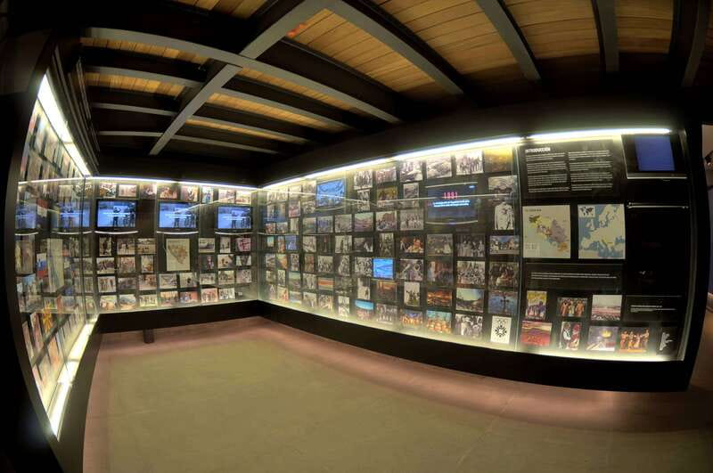 Mexico City: Ticket de entrada Museo Memoria y Tolerancia - The permanent exhibition: 43 rooms built for memory and warning