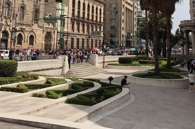 Mexico City Walking Tour - Madero Avenue on foot: the pedestrian spine of the Centro Histórico