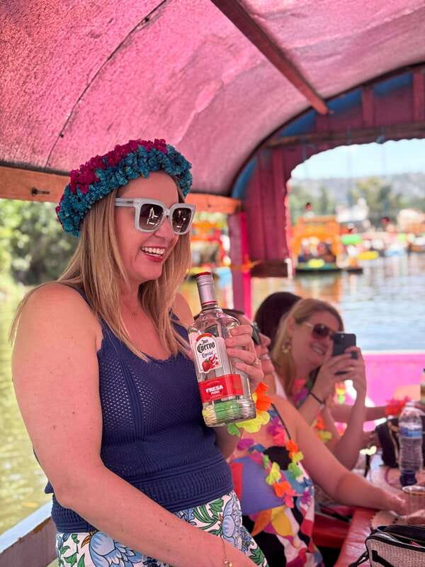 Mexico City: Xochimilco Boat Party with Unlimited Drinks - The chinampa meal moment: food in the middle of the fun