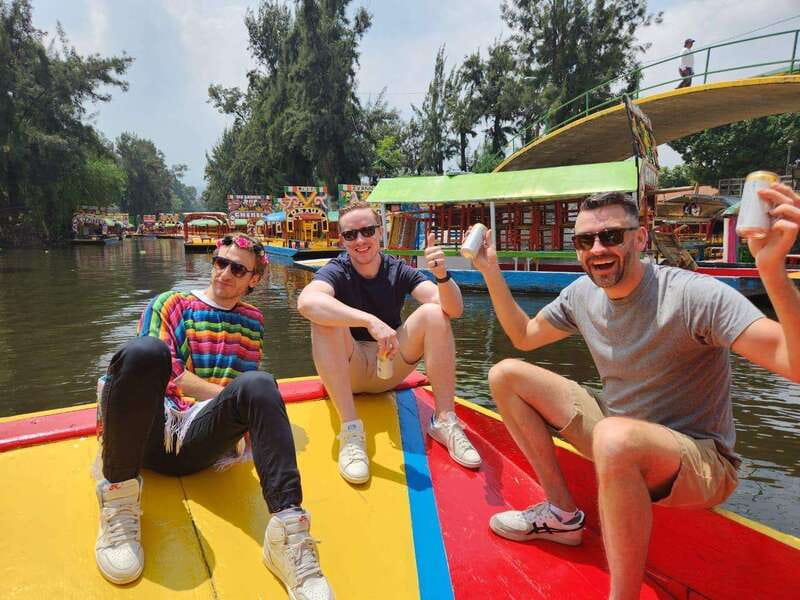 Mexico City: Xochimilco Boat with Guacamole & Premium Drinks - Itinerary flow: how the 2.5 hours tend to play out