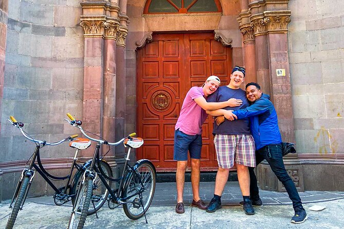 Mexico Off the Beaten Track: Street Food & Bikes — All Inclusive - Stop 1 in La Condesa: Tamales or Tacos to Break the Ice
