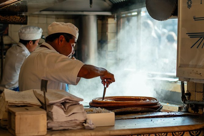 Mexico Private Food Tour With Locals Including 10 Tastings - Shoes, appetite, and pacing: the 3-hour reality check