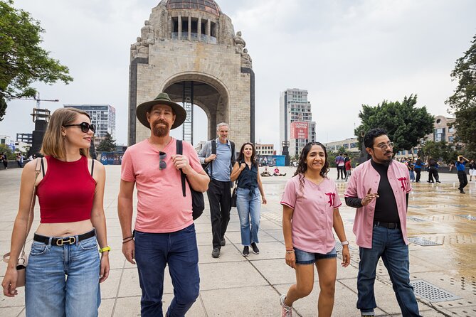 Mezcal and Pulque Tasting Los Hijos del Agave - The guide makes it: Juan Carlos and the art of comparison