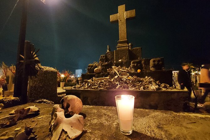 Mixquic Day of the Dead Tour in Mexico City - Panteón Míxquic: why the timing inside the cemetery matters