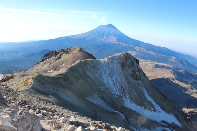 Mountaineering Iztaccihuatl (5220m) - From Mexico City to the mountain: meeting point and the “private transportation” advantage