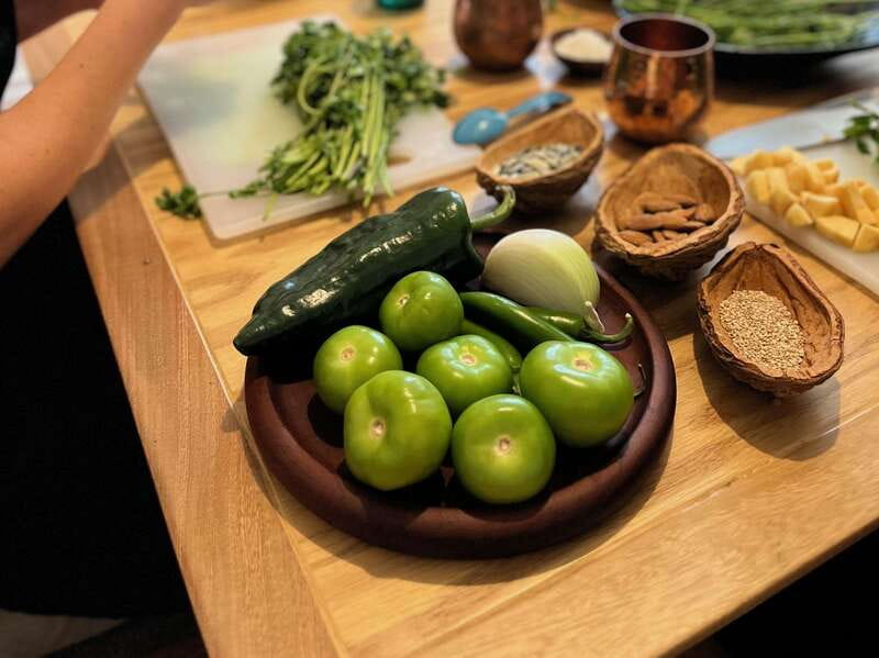 Muchos moles: Multi-variety mole cooking class and feast - Dining setup, drinks, and what makes it feel like a real meal