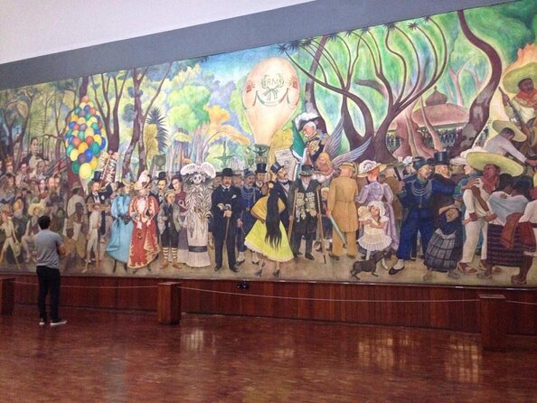 Muralist Art Semi Private Walking Tour in Mexico City Downtown - Why Mexico City murals work best with a guide