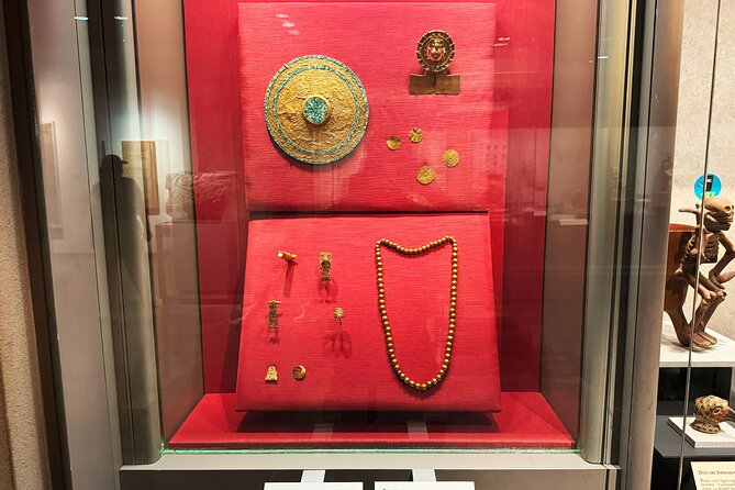 Museo Nacional de Antropología - Small Groups - The museum’s design story—and why the 1985 theft matters