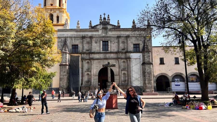 Music and Tequila in Xochimilco visits Coyoacán and CU - Craft market stop: a practical ending with real shopping energy
