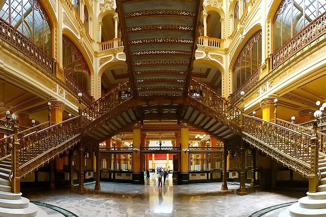 Must-see Buildings & Palaces of Mexico City - Palacio de Bellas Artes: art-deco drama plus mural meaning