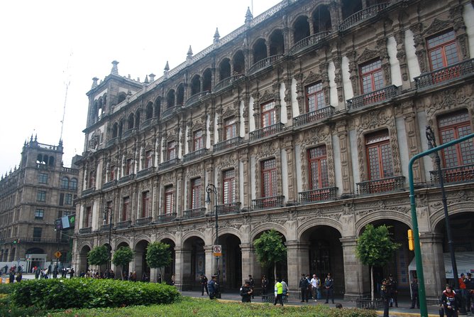 MX CITY Private Tour of the historic center and visit of the ANTHROPOLOGY MUSEUM - Centro Histórico and Zócalo in about one hour