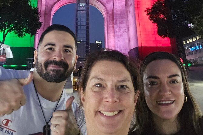 Night tour + tacos in Mexico City fully illuminated! - Revolution Monument and El Ángel: Two Big Photo Moments