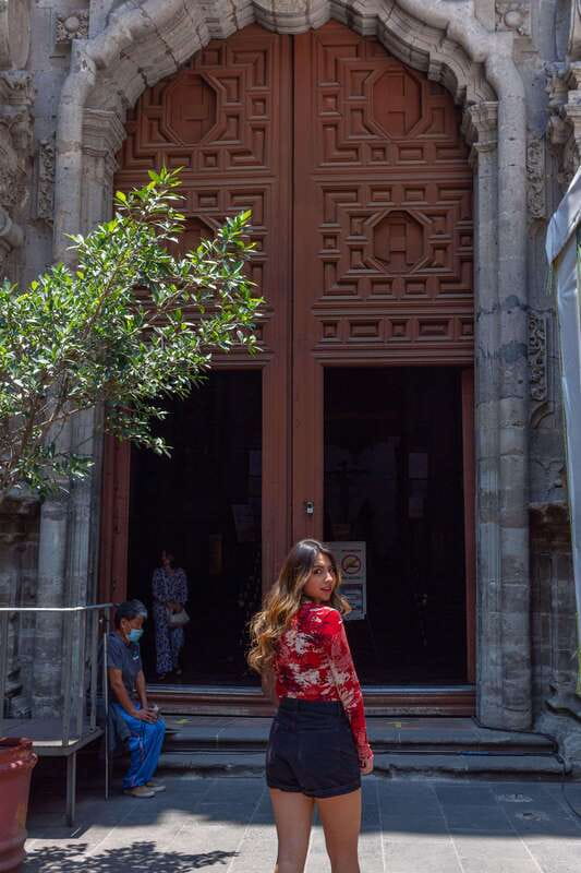 Poetry tour Mexico City - Zócalo’s Evolution: Baroque Architecture, Colonialism, and Pre-Hispanic Roots