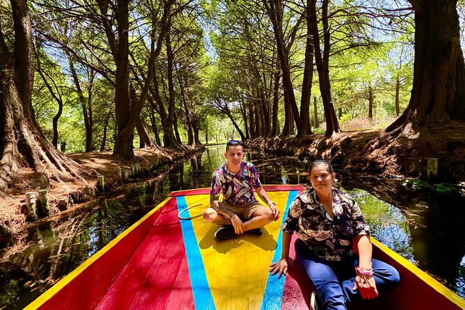 Prehispanic Xochimilco: Market, chinampas, axolotls kids friendly - Mercado de Xochimilco: tlacoyos, cheese, pulque, and buying snacks the right way