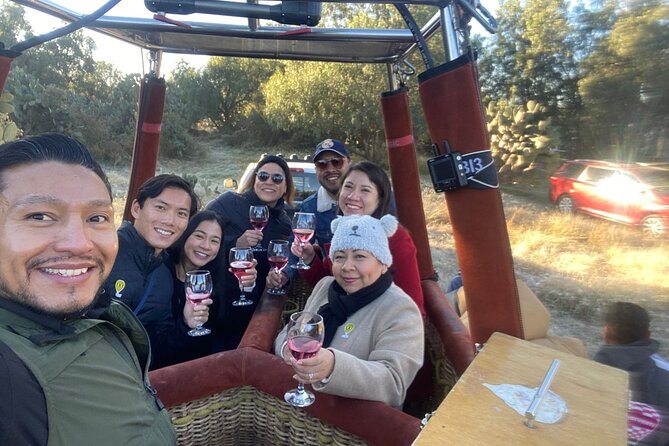 Private Balloon Flight over Teotihuacan plus Breakfast and Entry - Inflation, photos, and the balloon flight itself