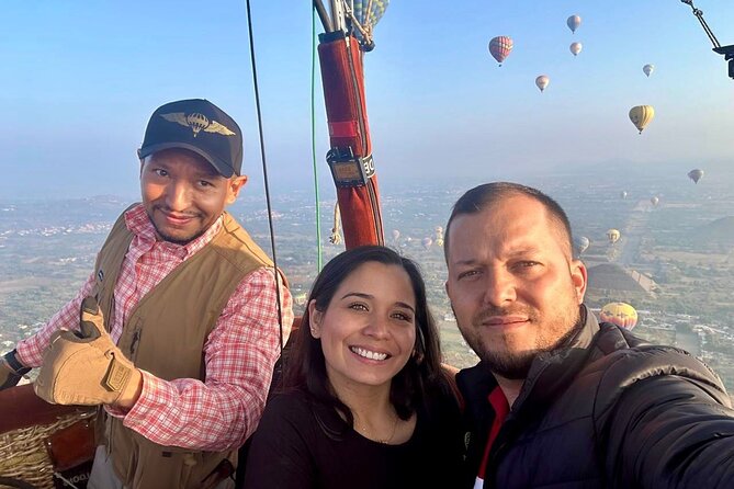 Private Balloon Flight over Teotihuacan plus Breakfast and Entry - A sparkling wine toast at sunrise (and your pilot’s role)