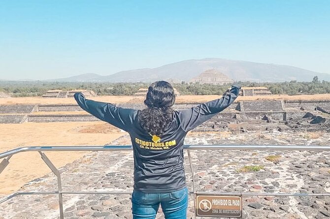 Private from Mexico City: Pyramids of Teotihuacan & Basilica of Guadalupe - Basilica of Our Lady of Guadalupe: old church, new church, one pilgrimage