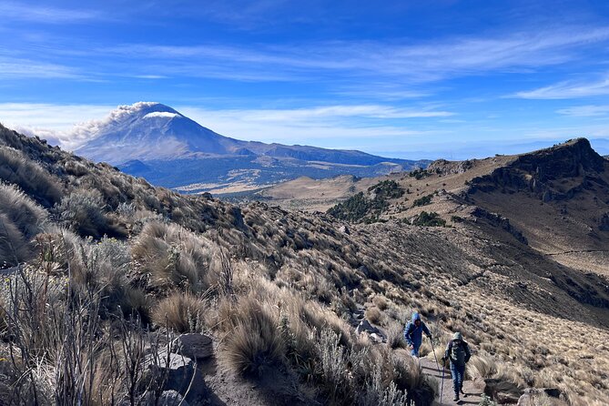 Private Hike next to volcano at 14800 ft. from Mexico city - Altitude reality check: what moderate fitness means at 4,500 m