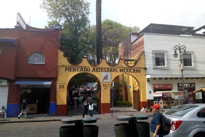 Private Tour Coyoacan & Frida Kahlo's Neighbourhood - Best Rated - Capilla de la Conchita and Parroquia San Juan Bautista: faith meets street art