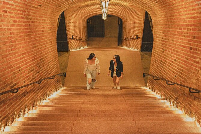 Private tour Freixenet Winery & Peña de Bernal - Service levels: what to expect from guides and drivers