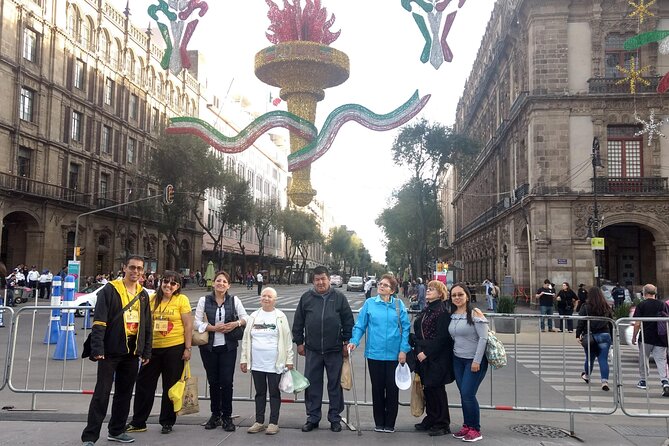 Private Tour Historic Center and Castle of Chapultepec - Palacio Nacional: a fast look with big names attached