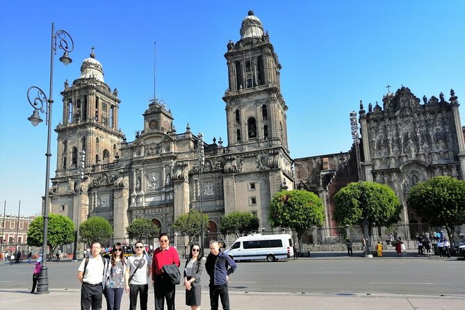 PRIVATE TOUR Historic Center, Xochimilco, Coyoacan and San Angel. - A smart private circuit: five stops without the usual chaos