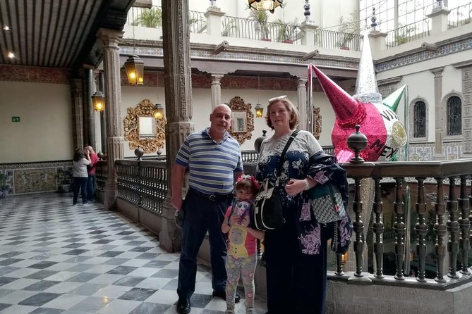 Private Tour of Mexico City with Anthropology - Guide + driver teamwork: what to watch for in the real world