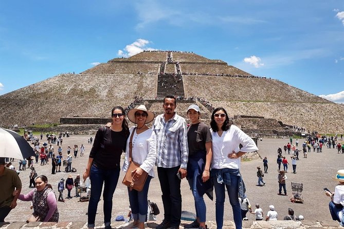 Private Tour Pyramids of Teotihuacan - Artesanías Premier: obsidian talk plus pulque, mezcal, and tequila