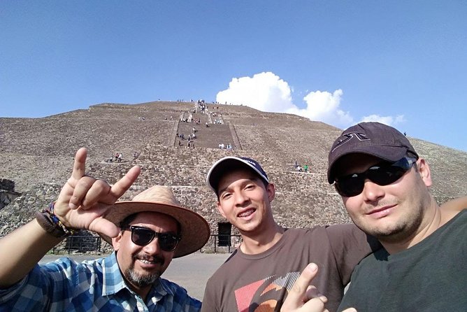 Private Tour: Teotihuacan and Guadalupe Shrine - Vendors, obsidian stops, and staying in control