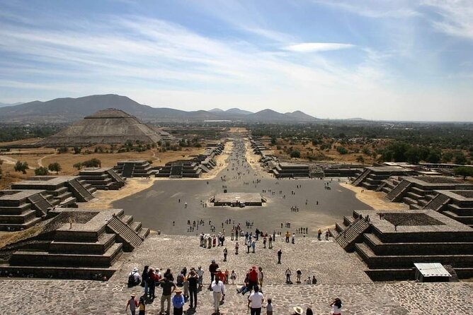 Private Tour Teotihuacan Tequila&quesadilla - Snacks, water, and the lunch gap you should plan for