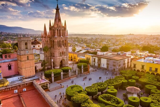 Private tour to Queretaro and San Miguel de Allende - San Miguel de Allende: El Jardín, pink towers, and churigueresque charm