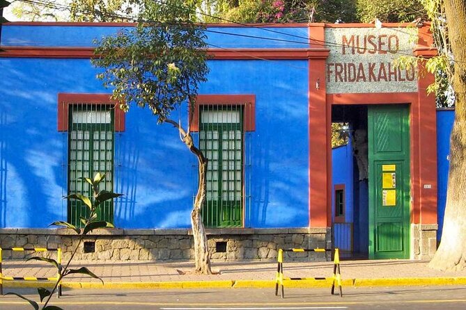 Private Tour to the Frida Kahlo Museum - Why the Blue House in Coyoacán is the real Frida stop