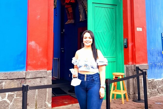 Private Tour to Xochimilco, Coyoacan and the World of Frida Kahlo - Pickup, air-conditioned transport, and why timing matters in Mexico City