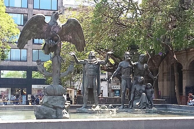 Private walk CDMX Historic Center + Museums + Tacos + Metro - Palacio de Bellas Artes: Big Murals in a Landmark Setting