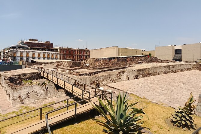 Private walk CDMX Historic Center + Museums + Tacos + Metro - House of Tiles: Talavera Mosaics and the Viceregal Look