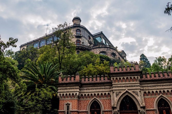 Private Walking Tour Anthropology Museum & Chapultepec Castle - Starting at the National Museum of Anthropology, the smart way