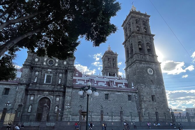 Puebla, Cholula & Tonantzintla Day Tour - Wandering Cholula for Two Hours: Streets, Plazas, and Getting Your Bearings
