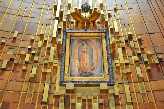 Pyramids of Teotihuacán and Basilica of Guadalupe - Teotihuacán on the ground: Sun, Moon, and the Avenue of the Dead
