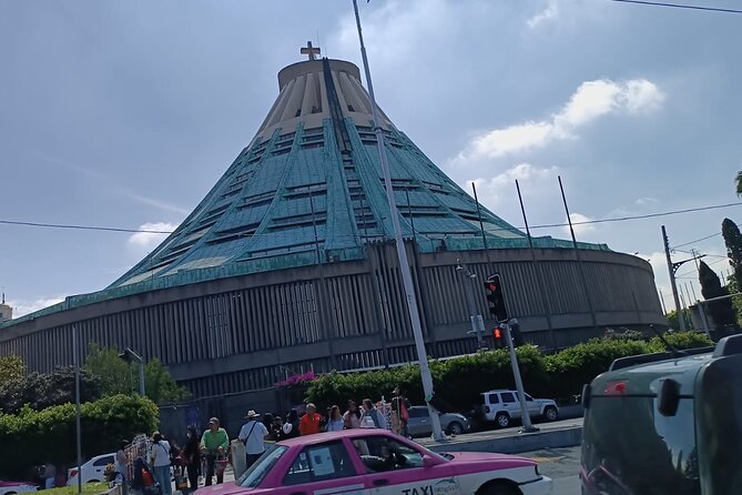 Pyramids of Teotihuacan and Basilica of Guadalupe / Small Groups - Weather Could Change the Day