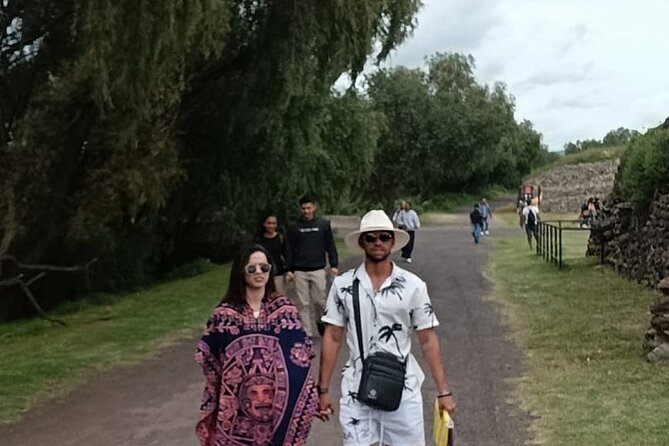 Pyramids of Teotihuacan and Basilica of Guadalupe / Small Groups - Basilica de Guadalupe: Juan Diego’s Cloak and the Key Sites