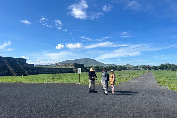 Pyramids of Teotihuacan Dawn (Tequila and Mezcal Tasting) - The halfway reset: tequila, mezcal, and a cooperative craft shop break