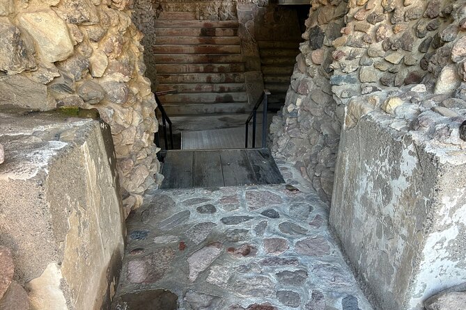 Pyramids of Teotihuacan Dawn (Tequila and Mezcal Tasting) - Drinks, age rules, and where extra spending might happen