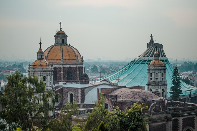 Pyramids of Teotihuacan, Guadalupe Shrine & Tlatelolco Tour - Teotihuacan Pyramids: Sun and Moon With a Real Crowd Reality