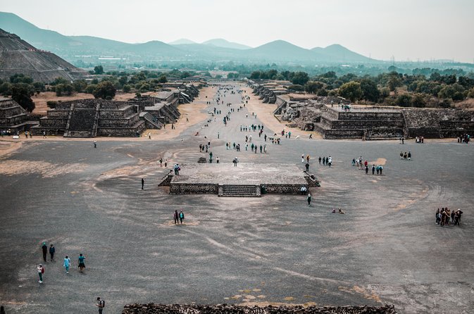 Pyramids of Teotihuacan, Guadalupe Shrine & Tlatelolco Tour - The Lunch Stop: It’s Not Included, So Watch the Flow