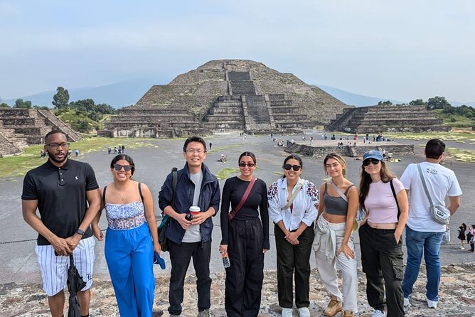 Pyramids of Teotihuacan without traps for tourists morning or afternoon - The 2.5 km Avenue of the Dead walk that makes it click