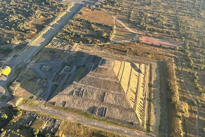 Pyramids of Teotihuacan without traps for tourists morning or afternoon - Price and logistics: is $60 a good deal?