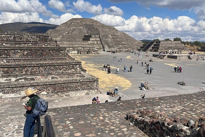 Pyramids of Teotihuacan without traps for tourists morning or afternoon - Sun, Moon, and the ball courts: what you’ll climb and why