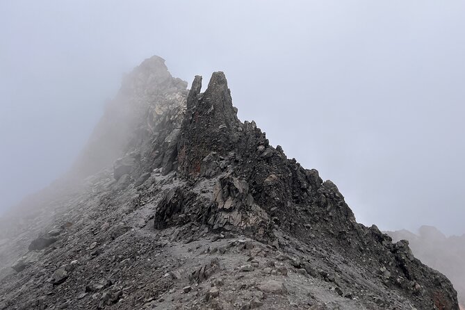 Reach the Nevado de Toluca's summit from mexico city private tour - Snacks, Lunch, and How to Keep Your Strength for the Second Half
