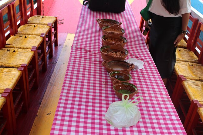 Riding Boats +Warm Mex Food+ Frida Kahlo's neighborhood (private) - Why Xochimilco + Coyoacán works so well for a first visit